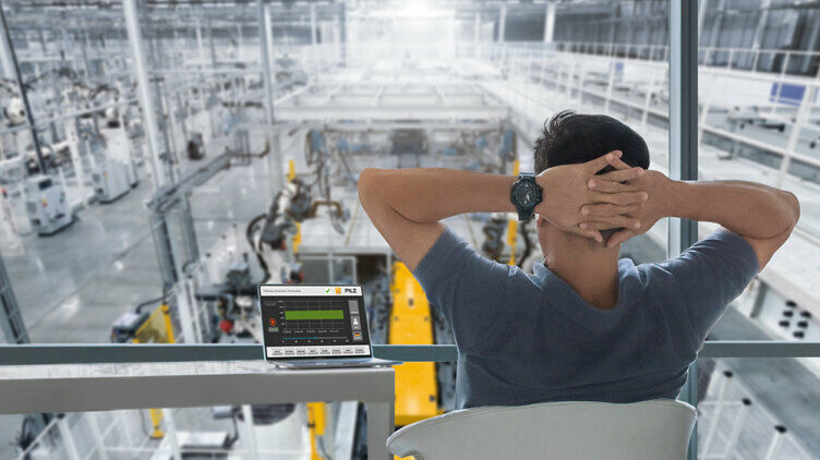 The non-proprietary, standardised communication system IO-Link and all its benefits can now be used for functional safety: The IO-Link Safety package from Pilz now enables functional safety to be integrated at field level. (Photo: © Sumith Nunkham/[Moment] via Getty Images, © iStock.com/Chinnapong, © Pilz GmbH & Co. KG)