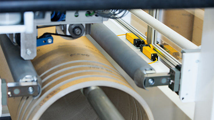 The safety locking device PSENmlock in use on the machine